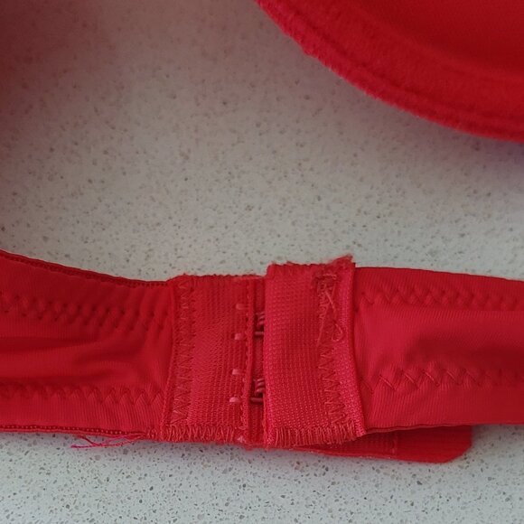 Jezebel Extreme Push-Up Red Lace Bra Size 38C - Picture 6 of 11